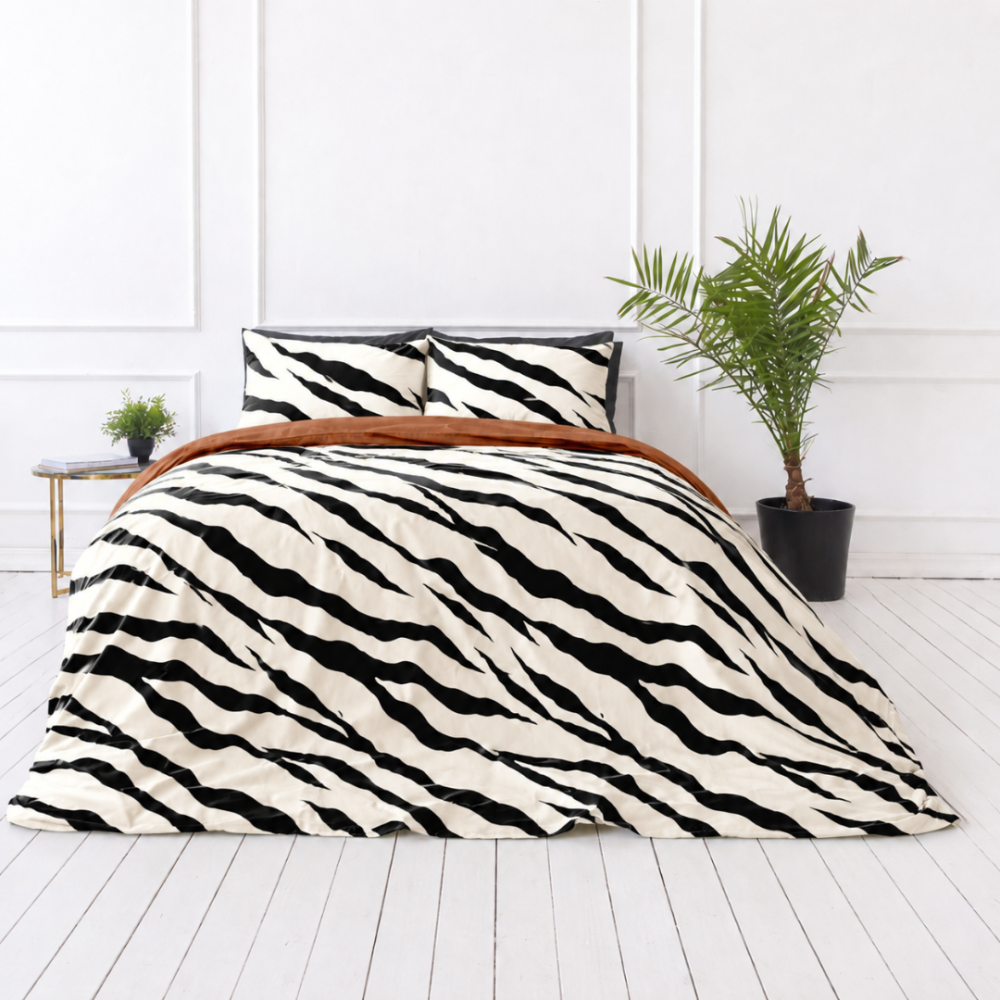 Satin bettwäsche set "Exotic Zebra". Bettwäsche 135x200, 135/140x200 cm, 200x200 cm, 200x220 cm. Baumwollsatin-bettwäsche mit animal-print und schwarzen streifen Satin bettwäsche set "Exotic Zebra". Bettwäsche 135x200, 135/140x200 cm, 200x200 cm, 200x220 cm. Baumwollsatin-bettwäsche mit animal-print und schwarzen streifen