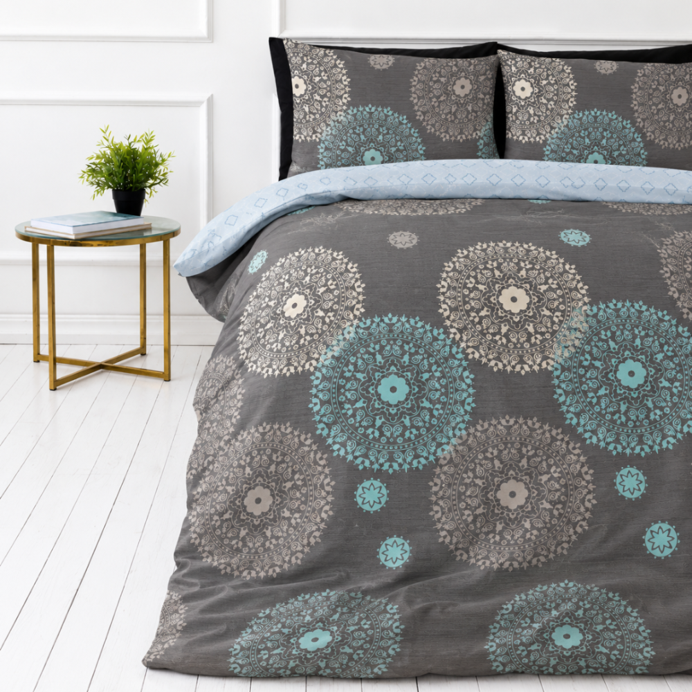 Satin bettwäsche set "Medallions". Graue Bettwäsche, 135/140x200 cm, 200x200 cm, 200x220 cm. Wendbare bettwäsche mit grauem blumenmuster und hellblauer rückseite Satin bettwäsche set "Medallions". Graue Bettwäsche, 135/140x200 cm, 200x200 cm, 200x220 cm. Wendbare bettwäsche mit grauem blumenmuster und hellblauer rückseite