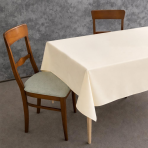 Tischdecke „Cream Calm Tablecloth“. Tischdecken aus Baumwolle, 135/140x200 cm, 140x240cm, 140x300 cm. Einfarbige tischdecke in hellem cremeton ohne dekor