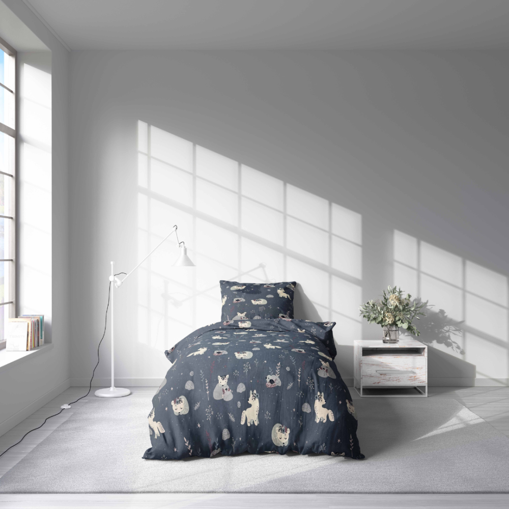 Bettwäsche set „Dreambound Cubs“. Bettwäsche 155x200, 100x140 cm, 135/140x200 cm, 150x200 cm, 155/160x200 cm. Kinderbettwäsche mit süßen bärenfiguren und feinen pflanzenmustern