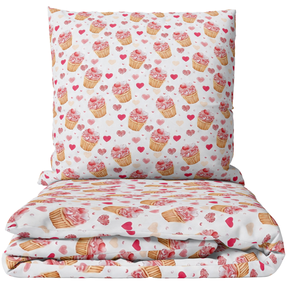Kinderbettwäsche "Muffins". Bettwäsche 155x200, 100x140 cm, 135/140x200 cm, 150x200 cm, 155/160x200 cm. Helle bettwäschegarnitur mit rosa cupcakes und verspielten herzmotiven Kinderbettwäsche "Muffins". Bettwäsche 155x200, 100x140 cm, 135/140x200 cm, 150x200 cm, 155/160x200 cm. Helle bettwäschegarnitur mit rosa cupcakes und verspielten herzmotiven