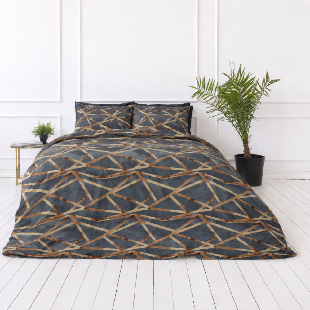 Bettwäsche set "Zafirion". Bettwäsche 155x200, 135/140x200 cm, 150x200 cm, 155/160x200 cm. Dunkles bettwäsche-design mit frei verlaufenden goldenen linien. Bettwäsche set "Zafirion". Bettwäsche 155x200, 135/140x200 cm, 150x200 cm, 155/160x200 cm. Dunkles bettwäsche-design mit frei verlaufenden goldenen linien.