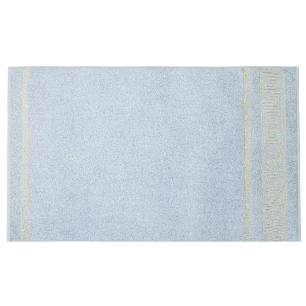 Badetuch „Glacier olympian“. Badetücher, 70x140 cm. Pastellblaues handtuch mit durchgehendem goldenem ornament oben und unten