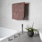 Badetuch „Light Brown towel“, 70x140 cm. Zusammengelegtes handtuch in sanftem graubraun