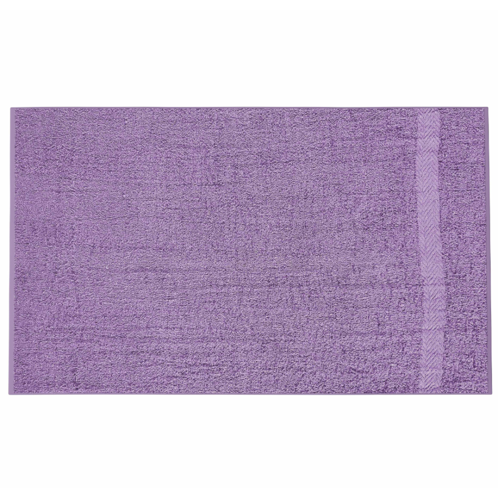 Badetuch „Purple Economic Towel“. Badetücher, 60x35 cm, 100x45 cm. Minimalistisches violettes handtuch im modernen badezimmerinterieur