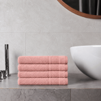 Badetuch „Royal Coral towel“, 70x140 cm. Badetuch in sanftem puderrosa mit stilvoller zierbordüre. Badetuch „Royal Coral towel“, 70x140 cm. Badetuch in sanftem puderrosa mit stilvoller zierbordüre.