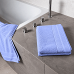 Badetuch „Royal Lilac towel“, 70x140 cm. Blaues badetuch mit strukturierter oberfläche und eleganter zierkante. Badetuch „Royal Lilac towel“, 70x140 cm. Blaues badetuch mit strukturierter oberfläche und eleganter zierkante.