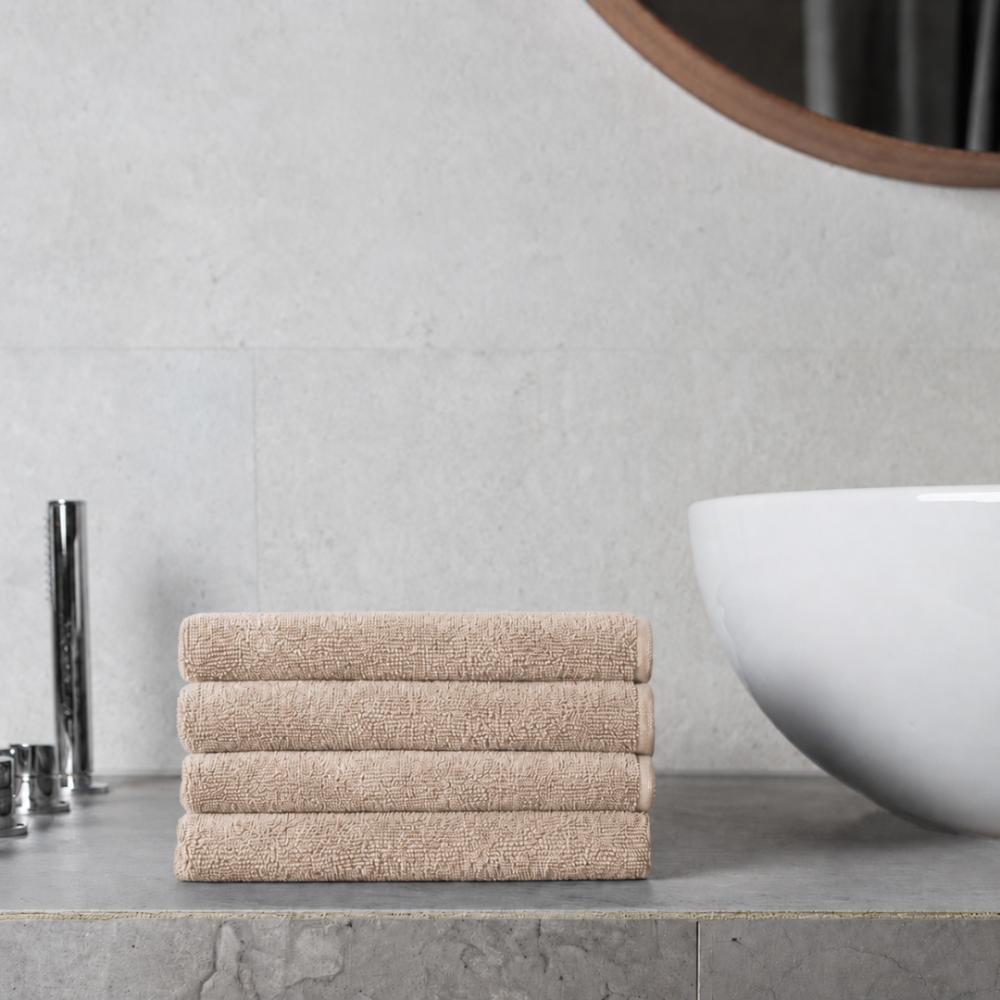 Badetuch „Toffee towel“, 70x140 cm. Beiges handtuch mit gleichmäßiger und dezenter oberfläche