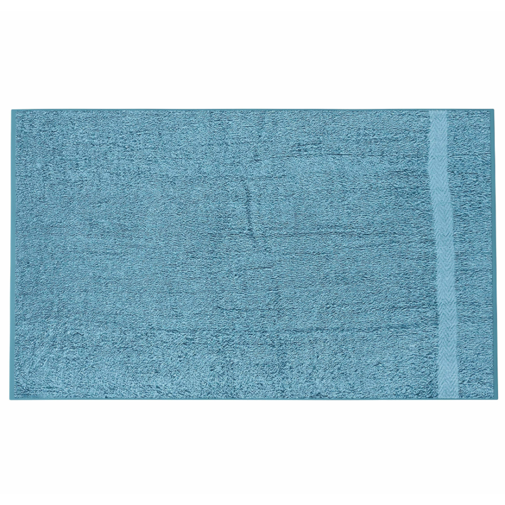 Badetuch „Waterloo Economic Towel“. Badetücher, 60x35 cm, 100x45 cm. Hellblaues handtuch im modernen badezimmerinterieur